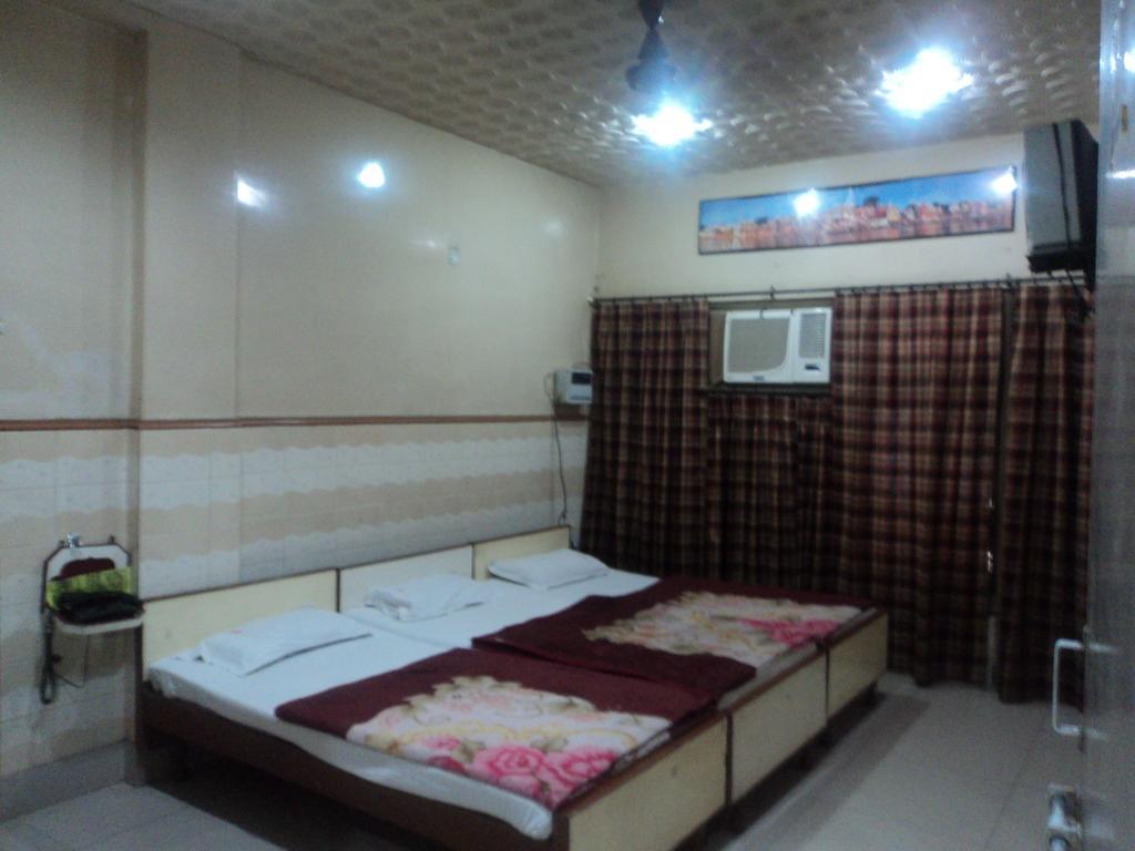 Hotel Jyoti Benares Kamer foto