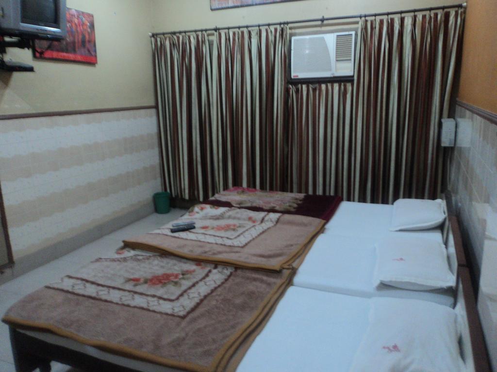 Hotel Jyoti Benares Buitenkant foto