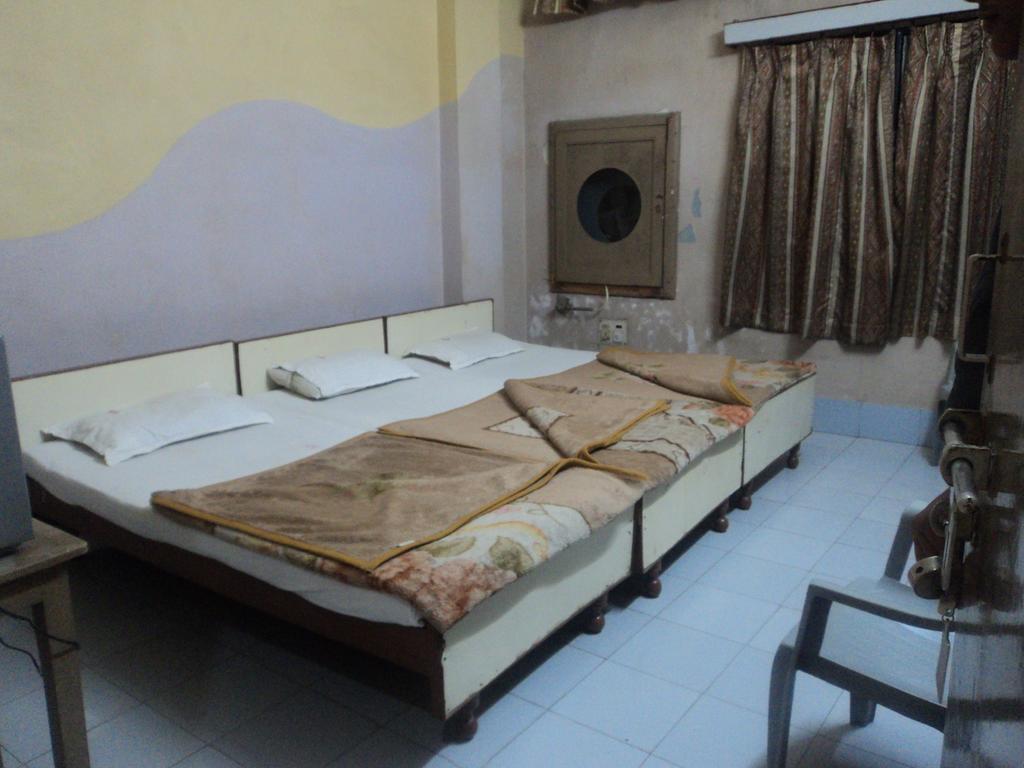 Hotel Jyoti Benares Buitenkant foto